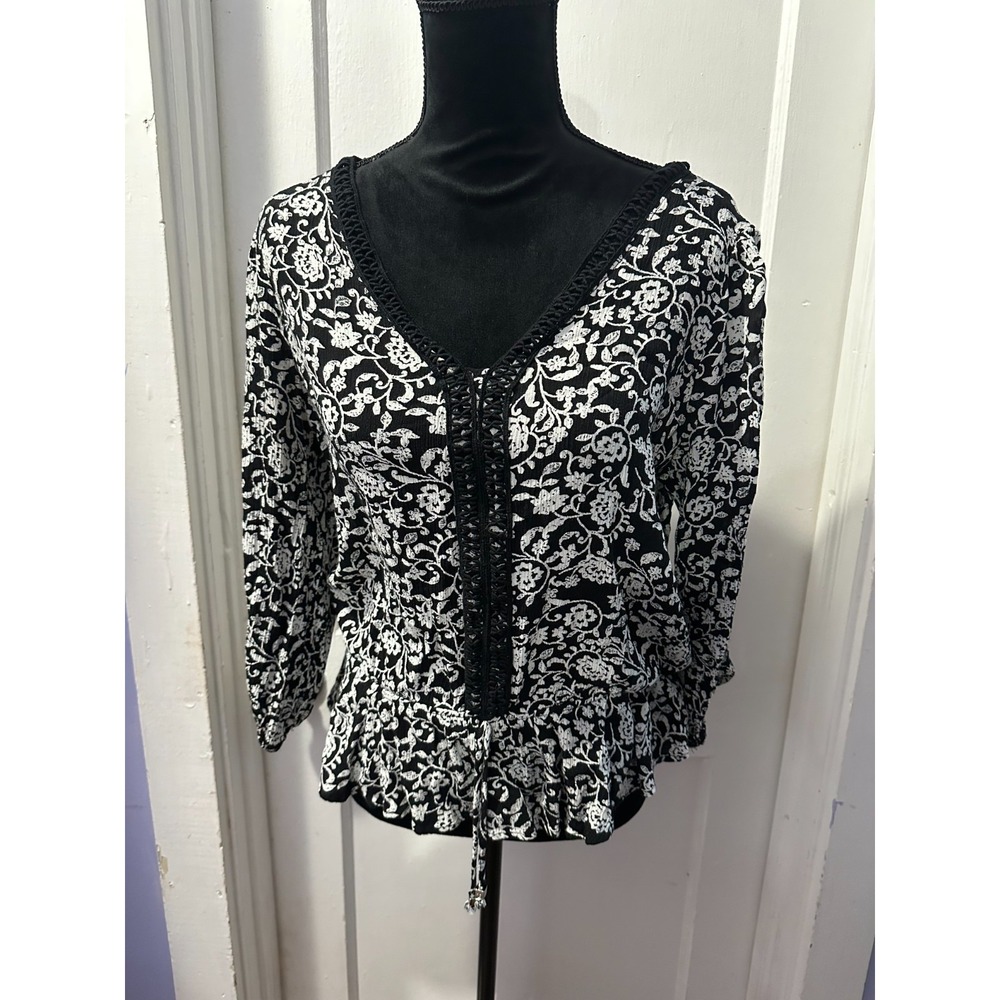 Adrienne Vittadini Black And White Patterned Long Sleeve Top in L